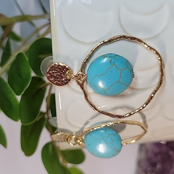 Hammered Drop Dangle Hoops with Howlite - Picture 4 of 5